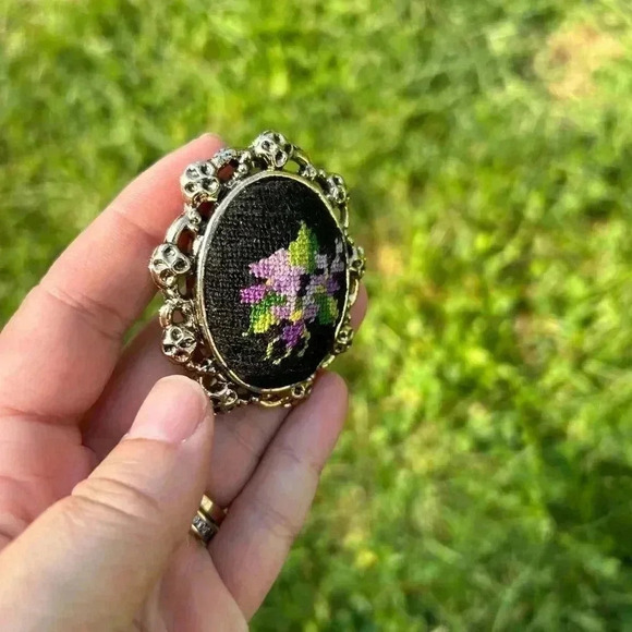 4/$100 Crochet 1920  vintage pendant brooch purple flowers jewelry - Picture 4 of 8